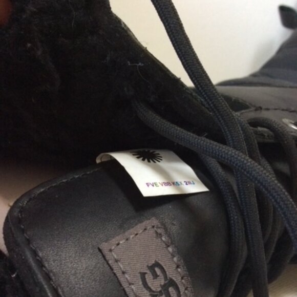 NWT & BOX UGG BUTTE MENS Size 9 - Picture 5 of 7